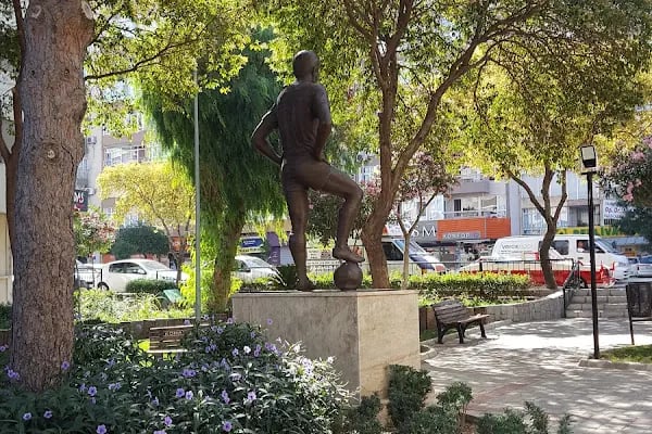 Konak Belediyesi Bahçelievler Metin Oktay Parkı - Resim 11