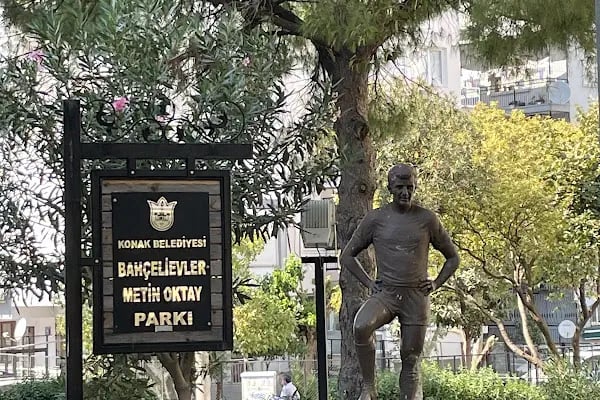 Konak Belediyesi Bahçelievler Metin Oktay Parkı - Resim 3
