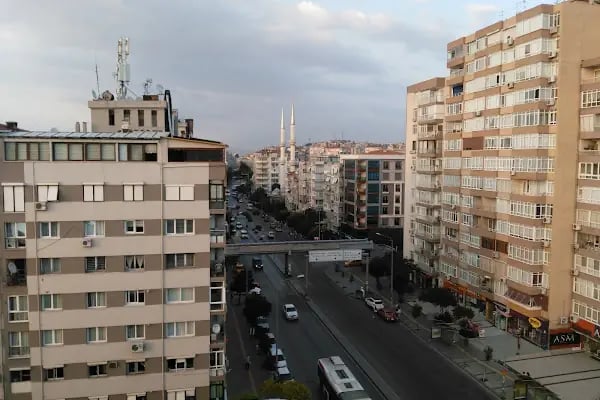 Konak Belediyesi Bahçelievler Metin Oktay Parkı - Resim 13