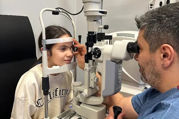 Doç. Dr. Korhan Fazıl | Göz Kapağı Estetiği | Göz Sulanması | Göz Kapak Düşüklüğü | Orbita Hastalıkları - Resim 8