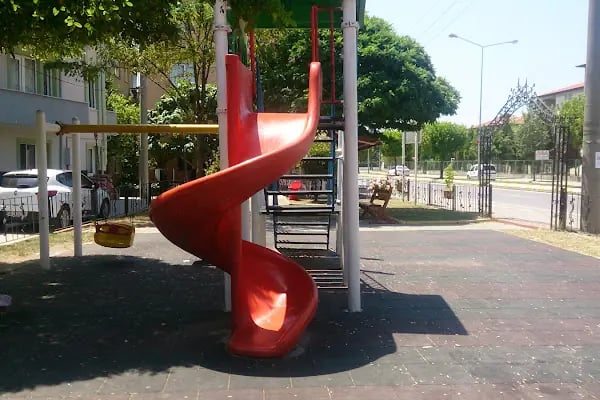 Nar Tanesi Çocuk Parkı - Resim 9