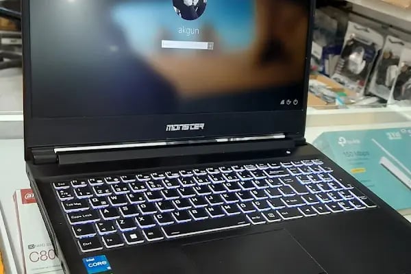 Yıldız Teknik Bilişim &amp; MacBook Notebook Onarım Merkezi - Resim 11