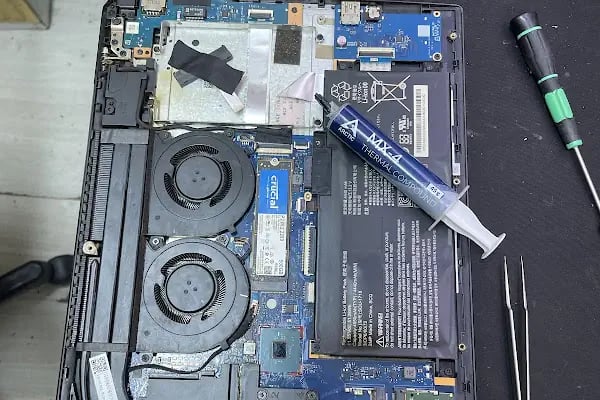 Yıldız Teknik Bilişim &amp; MacBook Notebook Onarım Merkezi - Resim 6