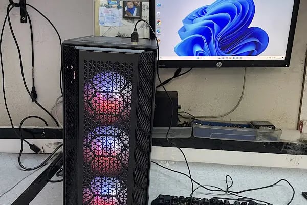 Yıldız Teknik Bilişim &amp; MacBook Notebook Onarım Merkezi - Resim 10