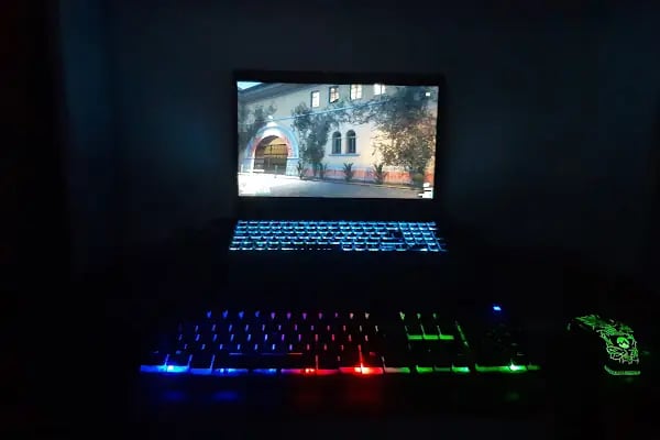 Yıldız Teknik Bilişim &amp; MacBook Notebook Onarım Merkezi - Resim 5