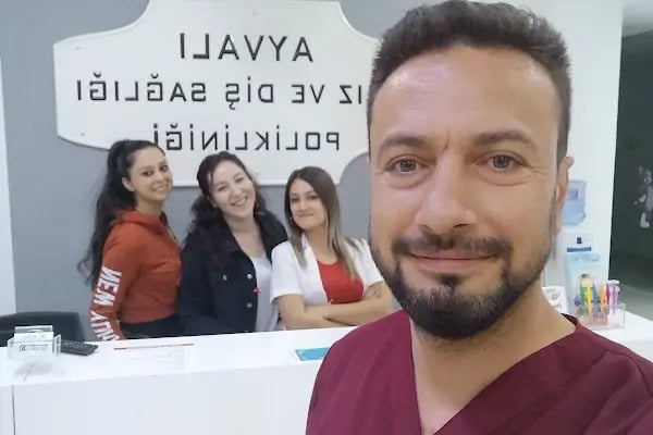 AYVALI AĞIZ VE DİŞ SAĞLIĞI POLİKLİNLİĞİ - Resim 13