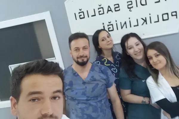 AYVALI AĞIZ VE DİŞ SAĞLIĞI POLİKLİNLİĞİ - Resim 7
