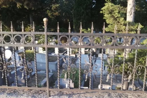 Avcılar Mezarlığı - Resim 6
