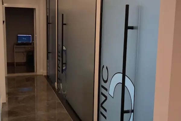 Avadent Diş Kliniği | Dt. Alptekin Atik- Dt. Seda Arslan Atik | Dental Estetik | İmplantoloji - Resim 2