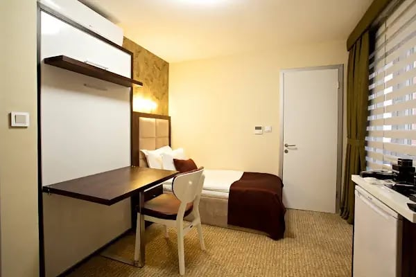 End Glory Hotel - Resim 12