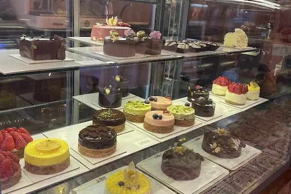 La Pierre Patisserie - Resim 5
