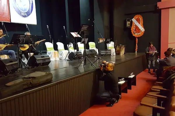 Salihli Zafer Keskiner Şehir Tiyatrosu - Resim 7