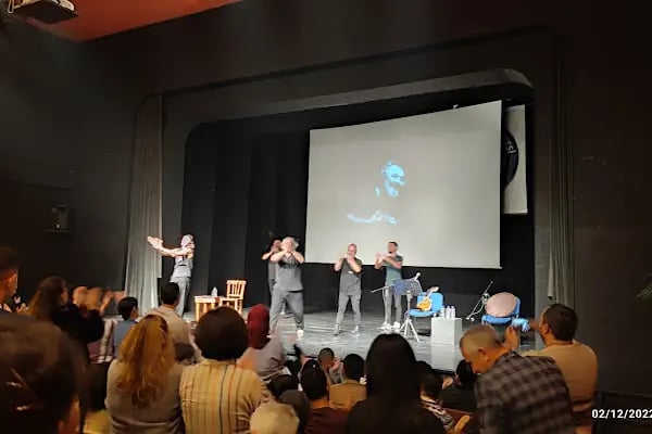 Salihli Zafer Keskiner Şehir Tiyatrosu - Resim 2