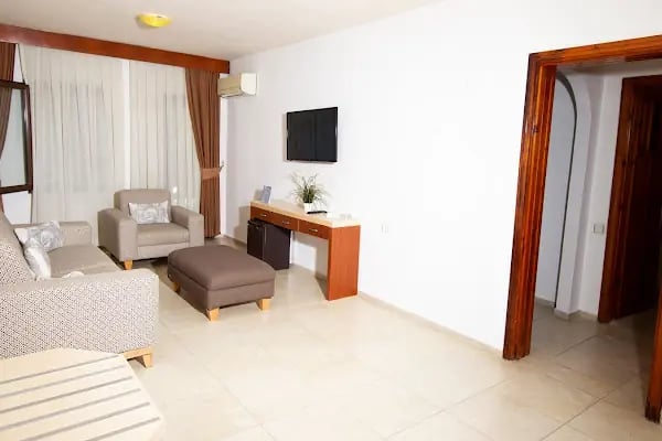 Flora Hotel - Resim 8
