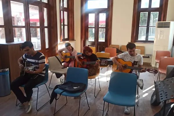 Karşıyaka Tarihi Tren İstasyonu - Resim 4