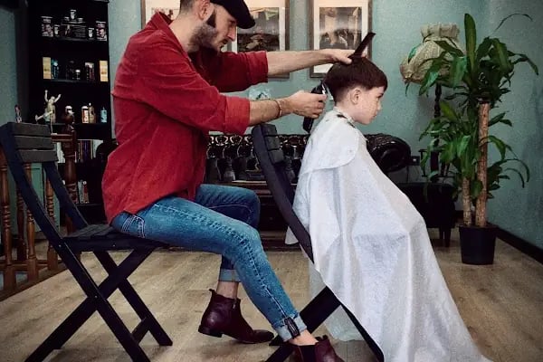 Vahit Yıldız Barber Shop - Resim 17