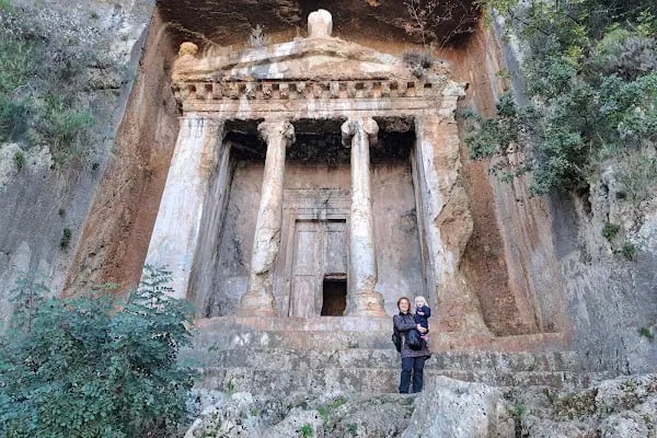 Amintas Kral Mezarları - Resim 1