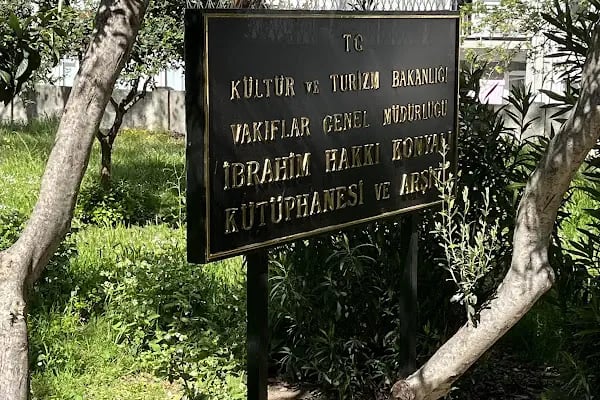 İbrahim Hakkı Konyalı Kütüphanesi Ve Arşivi - Resim 4