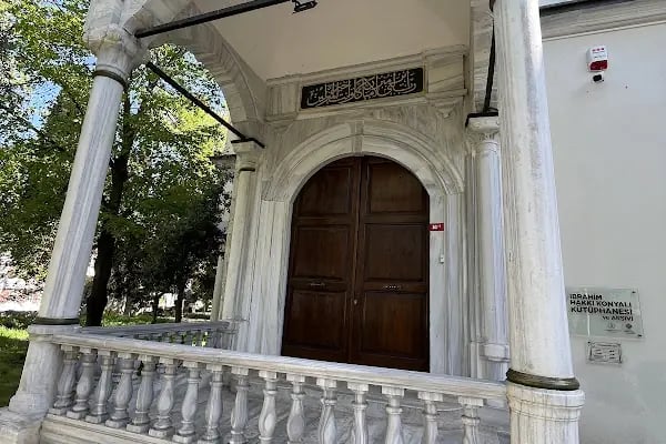 İbrahim Hakkı Konyalı Kütüphanesi Ve Arşivi - Resim 17