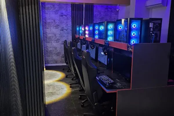 Akvaryum İnternet Cafe - Resim 16