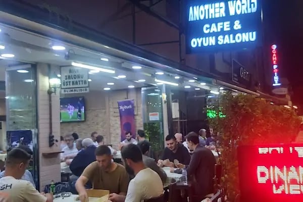 Another World Cafe - Resim 4