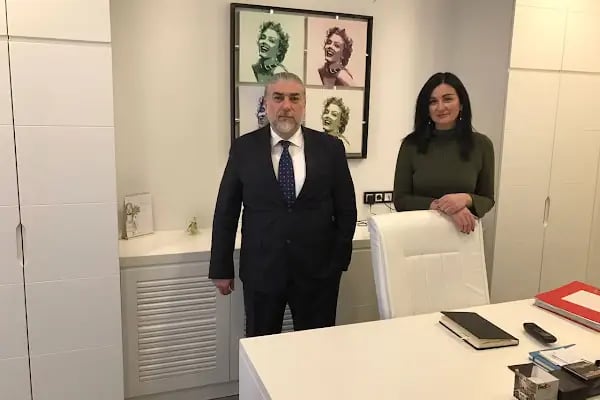 Op. Dr. Can Öztekin - Yüz Burun Estetiği, Meme Büyütme, Vaser Liposuction Ankara - Resim 5