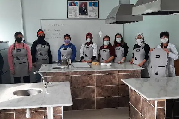 Adapazarı Halk Eğitimi Merkezi - Resim 11