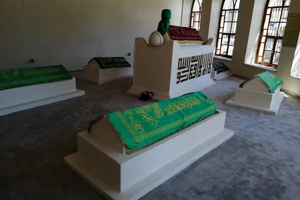 Karesi Bey Türbesi - Resim 12