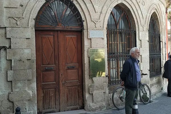 Karesi Bey Türbesi - Resim 10