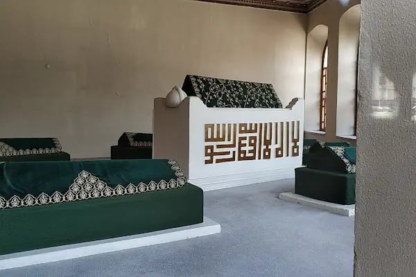 Karesi Bey Türbesi - Resim 8