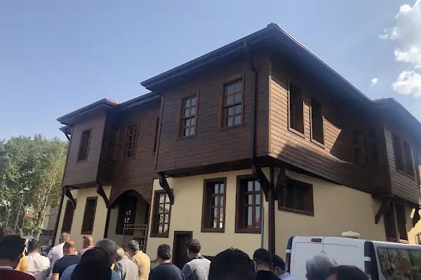 Karesi Bey Türbesi - Resim 16