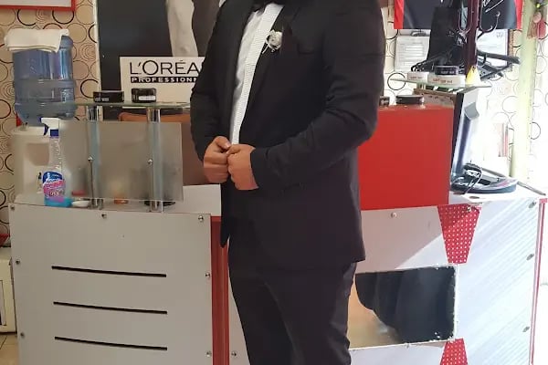 Altın Makas Saç Tasarım Erkek Kuaförü - Resim 20