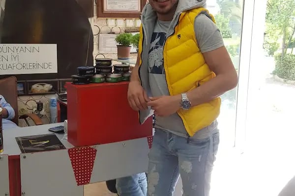 Altın Makas Saç Tasarım Erkek Kuaförü - Resim 11