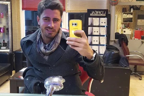 Altın Makas Saç Tasarım Erkek Kuaförü - Resim 4