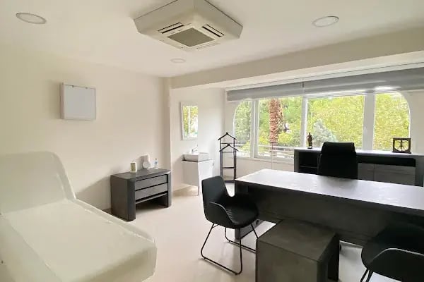 BORNOVA DOKTOR KLİNİKLERİ - Resim 3