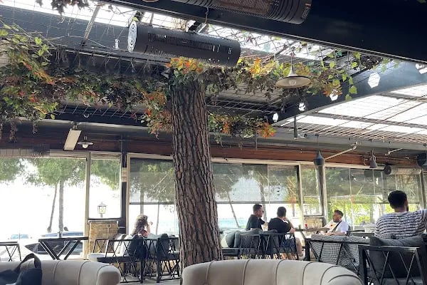 lujuria cafe &amp; restaurant - Resim 2