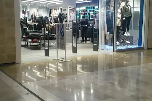 Midtown Colins - Resim 10