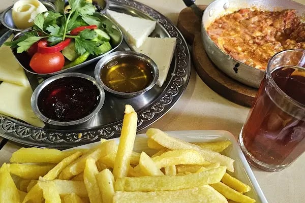 Çengelköy Tarihi Çınaraltı - Resim 6