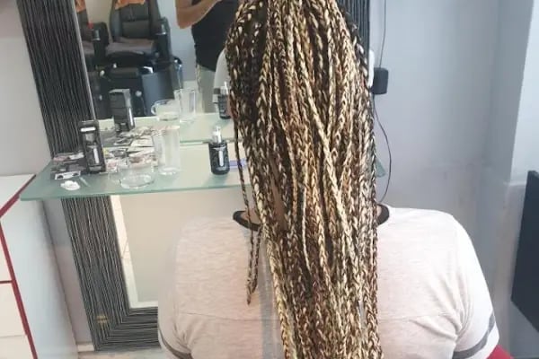 curly coiffeur Alanya - Resim 11