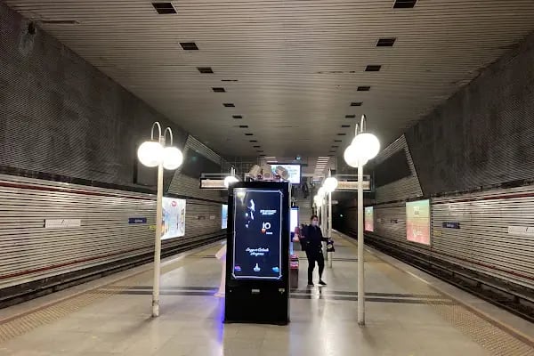 Çankaya Metro Durağı - Resim 3