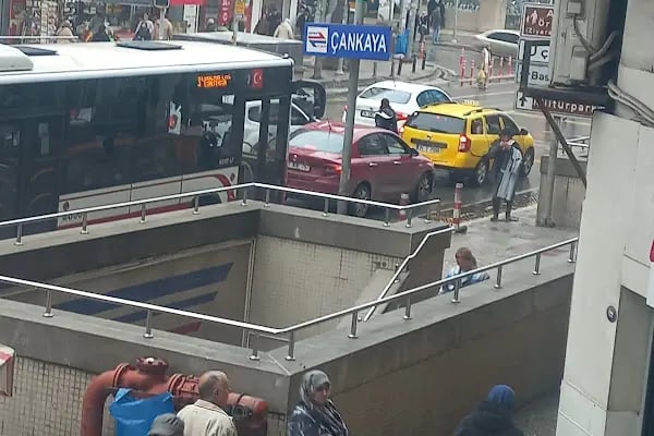 Çankaya Metro Durağı - Resim 5