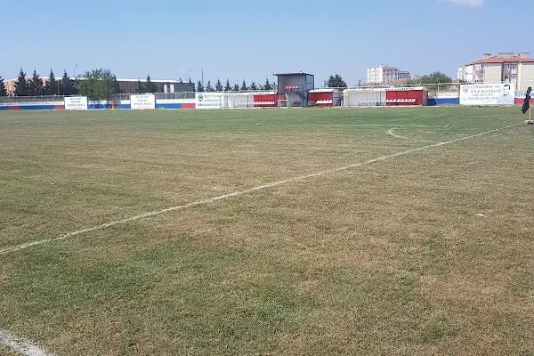Mustafa Uğraş stadı - Resim 5