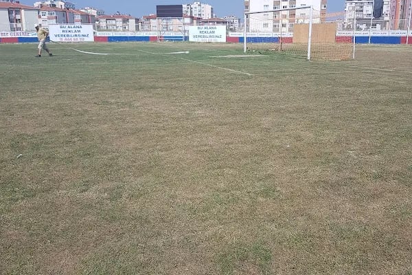 Mustafa Uğraş stadı - Resim 1