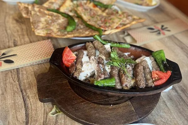Kılıçarslan Etliekmek Kebap Künefe - Resim 12