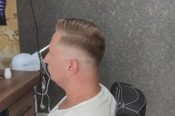 Zen coiffeur,hairdressers, парикмахерская мужская,friseur, haarschneider,barber shop,מעצבת שיער, kuaför, berber,barber,סַפָּר - Resim 7