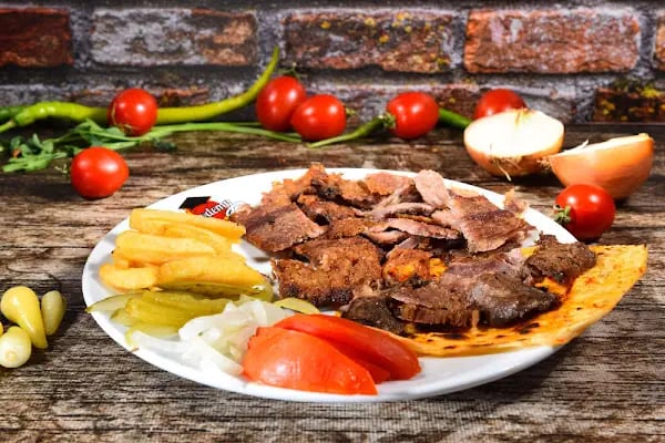 Academy Döner Gemlik, Tavuk Döner, Et Döner, İskender, Dürüm, Gemlik Dürüm - Resim 4
