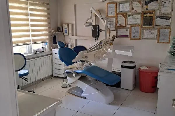 Dt. Ayşe Zeycan Kaleli Diş Kliniği ve Dt. Faruk SARIYERLİ Diş kliniği - Resim 4