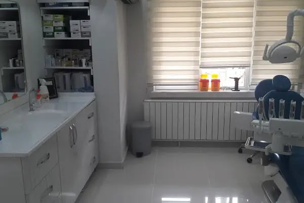 Dt. Ayşe Zeycan Kaleli Diş Kliniği ve Dt. Faruk SARIYERLİ Diş kliniği - Resim 7