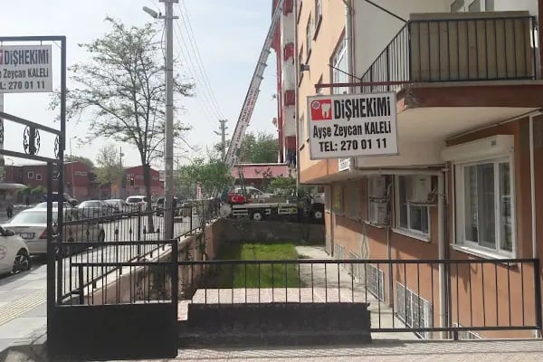 Dt. Ayşe Zeycan Kaleli Diş Kliniği ve Dt. Faruk SARIYERLİ Diş kliniği - Resim 5
