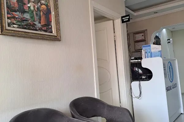 Dt. Ayşe Zeycan Kaleli Diş Kliniği ve Dt. Faruk SARIYERLİ Diş kliniği - Resim 3